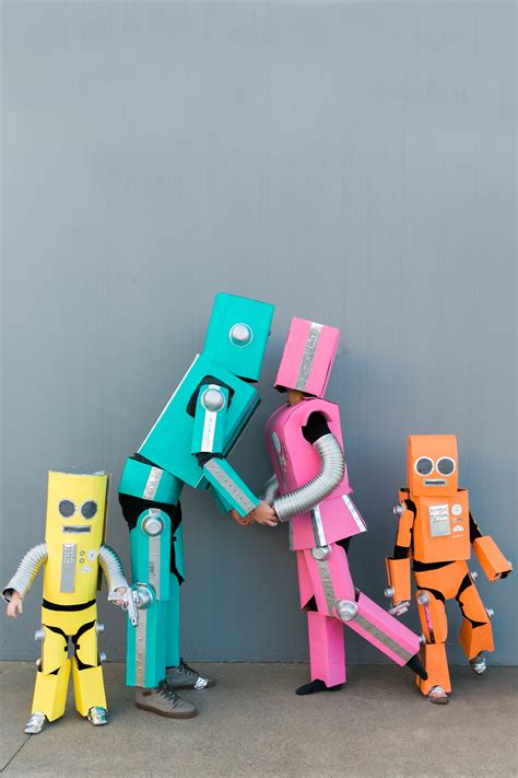 DIY ROBOT FAMILY COSTUME - Tell Love and Party