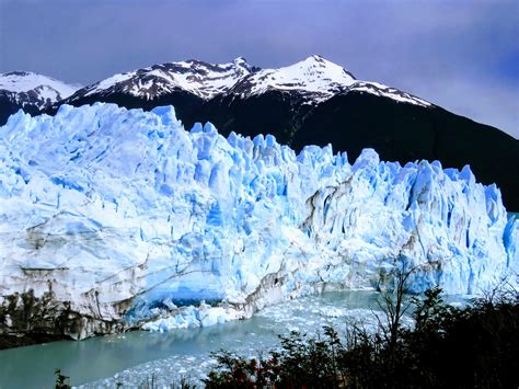 El Calafate Glacier: The blue ice of Perito Moreno Glacier near El ...