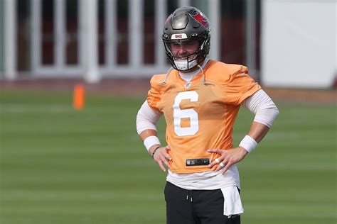 Baker Mayfield's Shoulder Could Be A Key To 2023 Bucs | Pewter Report