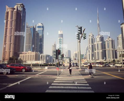 Modern Dubai street scene Stock Photo - Alamy