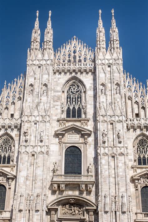 Milan Cathedral : The cathedral of milan is set in the center of the ...