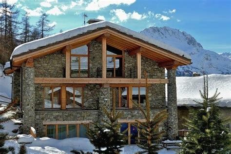 Ski Chalet in Val d'Isere, 5 bedrooms, Ski-in / Ski-out, Log fire, Wi ...