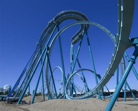 VIDEO: Emperor Dive Coaster At SeaWorld San Diego – Coaster Nation