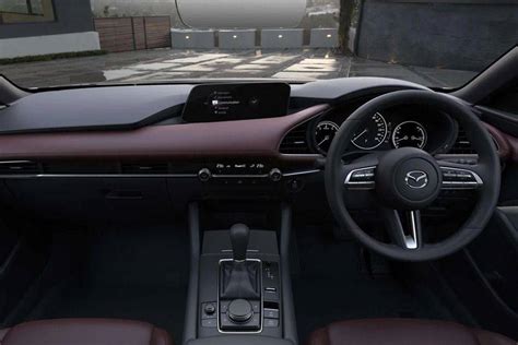 Gambar Mazda 3 Hatchback 2024 - Lihat Foto Interior & Eksterior | Oto