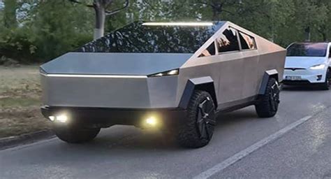 This Tesla Cybertruck Looks Very Realistic But Is Actually A Replica ...