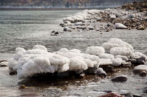 Strange Salt Formations in the Dead Sea | Amusing Planet