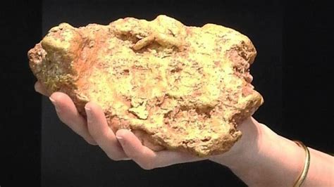 Massive $80G gold nugget discovered in Australia by retired man who's ...