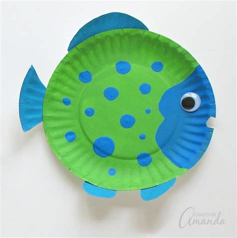 Paper Plate Tropical Fish: a vibrant and fun paper plate kid's craft!