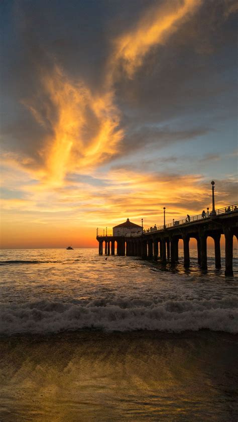 Stunning Sunset at Manhattan Beach Pier | Smithsonian Photo Contest ...