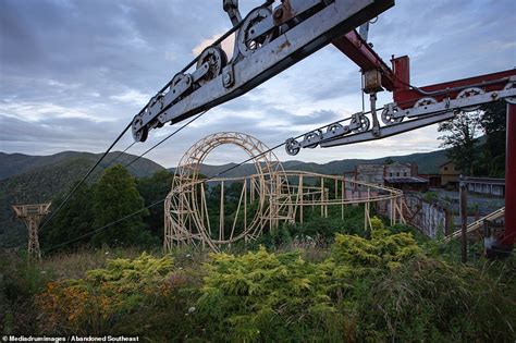 Haunting images show remains of abandoned Wild West-themed amusement ...