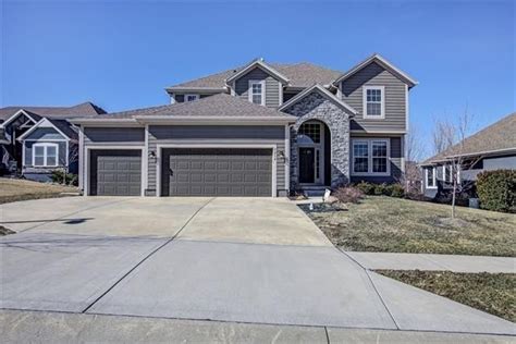 Lenexa, KS Real Estate - Lenexa Homes for Sale | realtor.com®