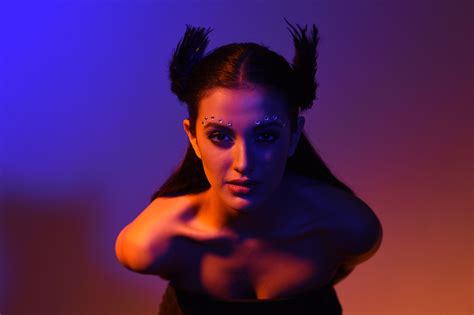 Mastering the Art of Gelled Lighting in Color Photography | Photzy