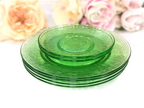 6 Green Depression Glass Plates, 4 Green Depression Glass Salad Plates ...