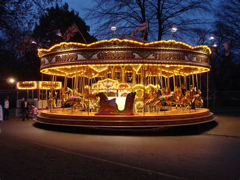 File:Carousel at Hyde Park.jpg - Wikimedia Commons