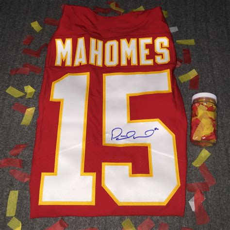 Chiefs Patrick Mahomes II Signed Authentic Jersey + A Jar Of Confetti ...