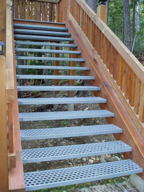 Metal treads for the stairs – Staircase design