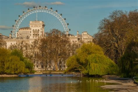 St James Park, London | History & Photos