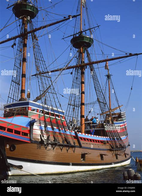 Mayflower II replica ship, Plymouth Rock, Plymouth Harbor, Plymouth ...