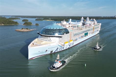 Royal Caribbean's Icon of the Seas Sets Sail for First Time ...