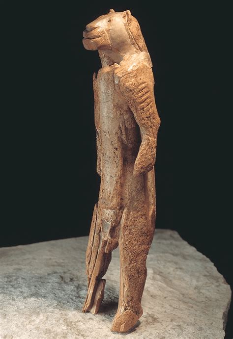 Löwenmensch / Lion Man of Hohlenstein Stadel, ca. 40.000 BCE : r/museum