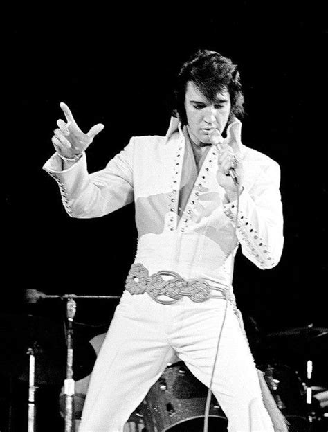 Elvis Presley 1971ish 😊 : r/70s