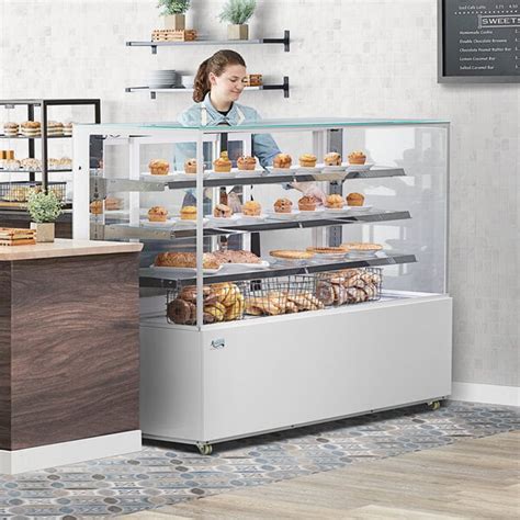 Avantco BCD-72-SW 72" White Square Dry Bakery Display Case