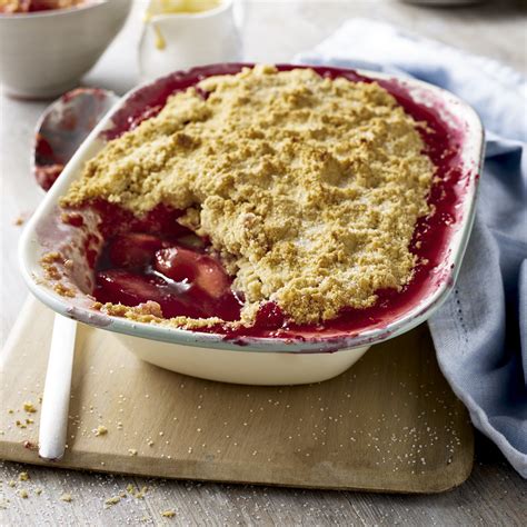 Mary Berry’s Delicious Plum Crumble - Lakeland Inspiration | Lakeland ...