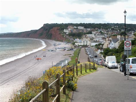 File:Budleigh salterton in south devon looking west arp.jpg - Wikimedia ...