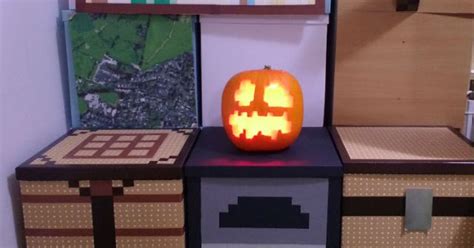 Minecraft Jack o Lantern Pumpkin with Pixel Art