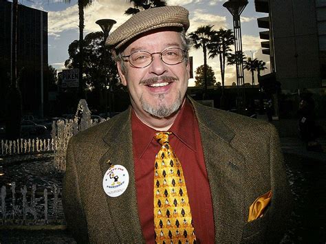 Joe Alaskey, Voice of Looney Tunes Cartoons, Dies After Cancer Battle