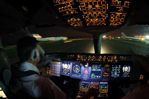 Entering the cockpit at night - Cabin Safety Made Easy