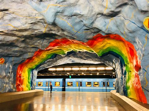 This Subway Station Art Is Major Design Inspo (Yes, Really ...