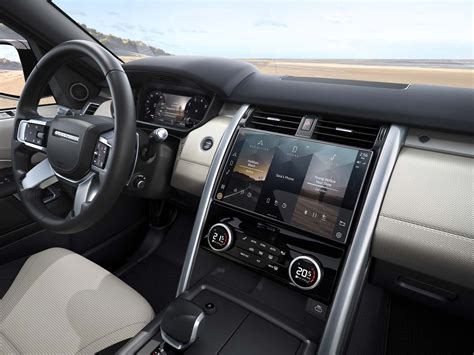 Preview: 2021 Land Rover Discovery arrives with new cabin, powertrain tech