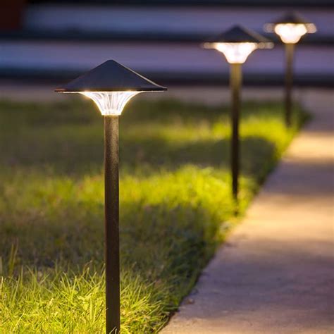 LED Landscape Lighting by DEKOR® Lighting | Pathway & Garden Lights