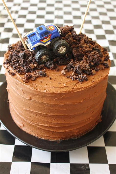 monster truck cake - Google Search | Truck birthday cakes, Monster ...