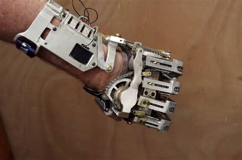 Engineer designed and built his own functioning mechanical prosthetic ...