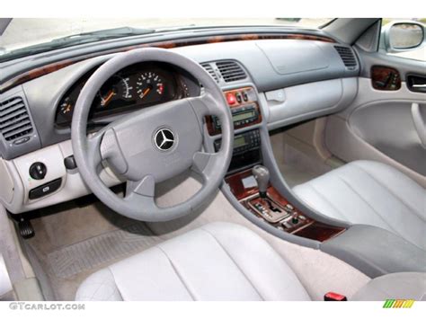 Mercedes benz clk320 interior