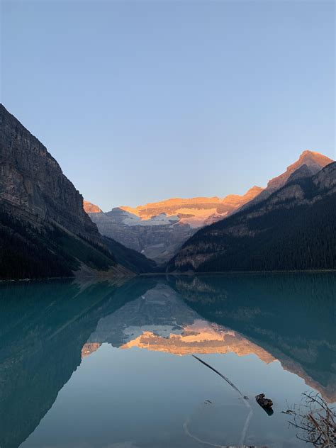 Lake Louise at sunrise 🌅 : r/Banff