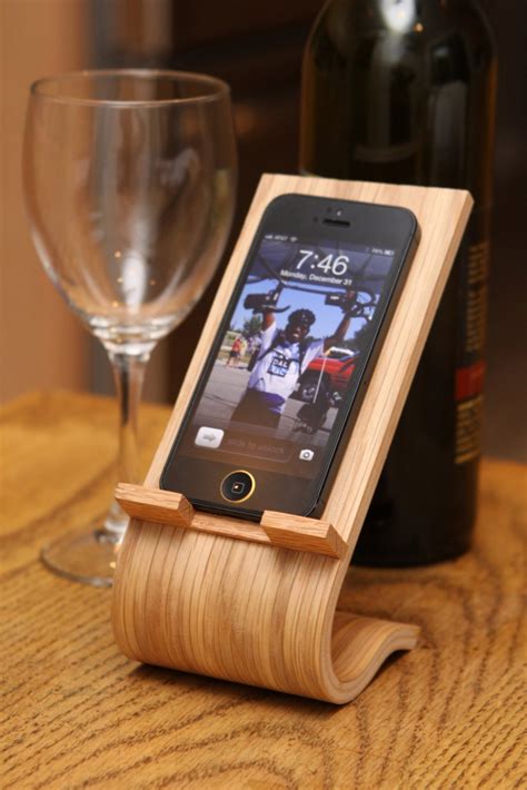 Curved Wood Smartphone Stand | BespokeBug