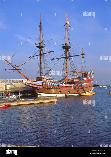 Mayflower II replica ship, Plymouth Rock, Plymouth Harbor, Plymouth ...