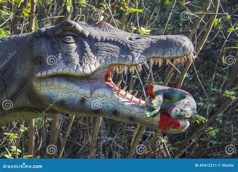 Velociraptor with prey stock image. Image of fang, hunter - 45412311