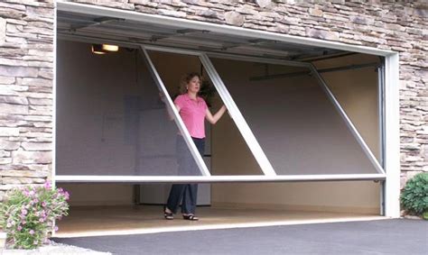 Fully retractable garage door screen