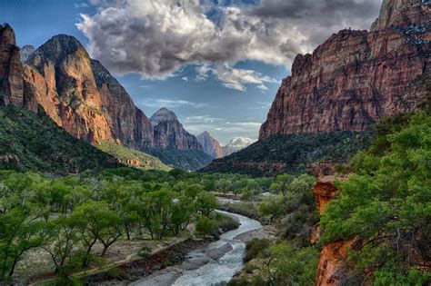 Zion National Park, Utah, USA - Traveldigg.com