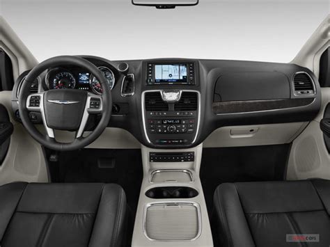 2015 Chrysler Town & Country Interior | U.S. News & World Report