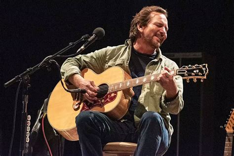 Eddie Vedder confirma lançamento de novo álbum solo em 2021 | Audiograma