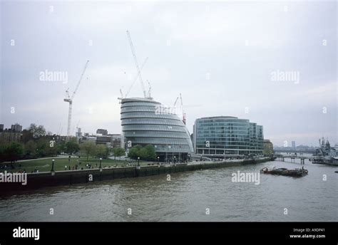 London City Hall View from Tower Bridge Stock Photo - Alamy