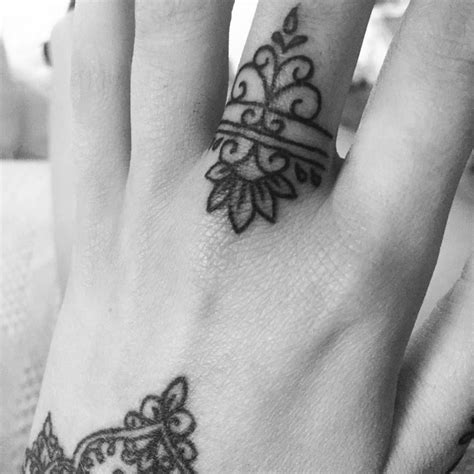 Middle finger tattoo on Olivia Fayne. Hand Tattoos, New Tattoos, Body ...