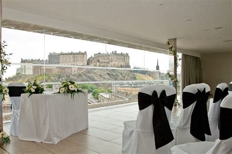 DoubleTree by Hilton Edinburgh City Centre weddings | Offers | Photos