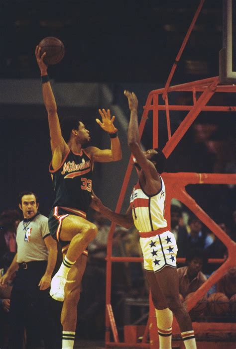 Kareem Abdul-Jabbar’s skyhook shot, reviewed - SBNation.com