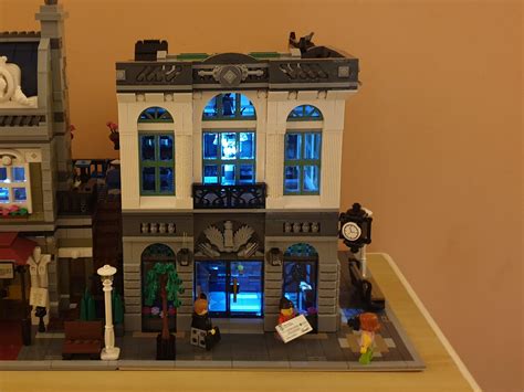 Light up the brick bank : lego